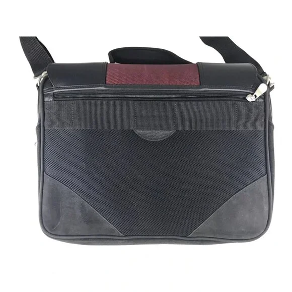 Mobile Edge Unisex Adult Black Burgundy Bring It On Inner Pockets Messenger Bag